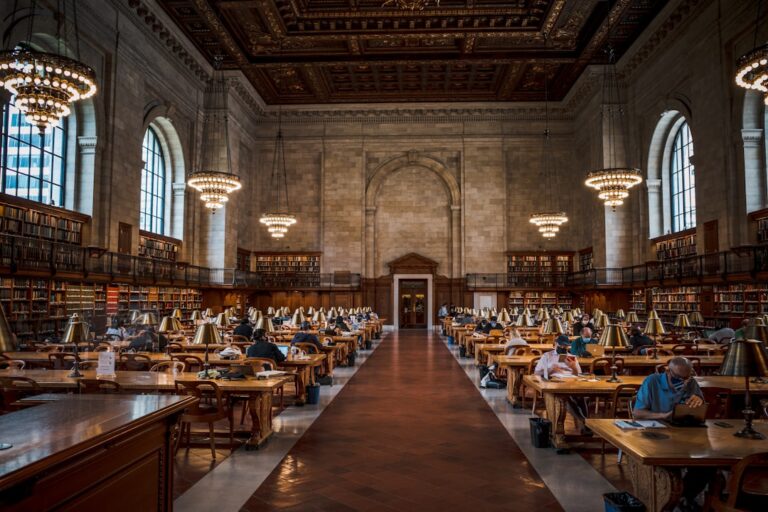 Prawo – zarobki i perspektywy po studiach