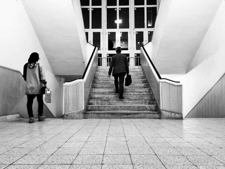 Jak napisać list motywacyjny na studia artystyczne, by wyróżnić się wśród kandydatów?